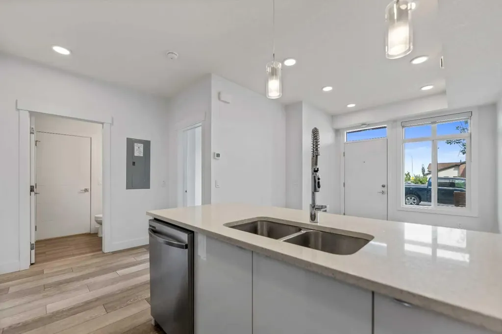 19645 48 Street SE Calgary AB T3M 3T9