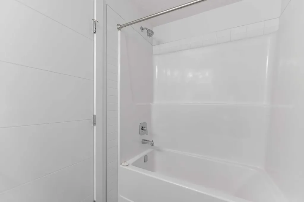 19645 48 Street SE Calgary AB T3M 3T9