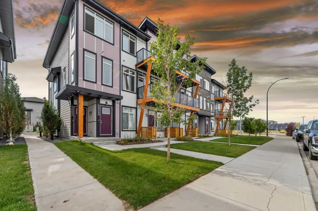 19645 48 Street SE Calgary AB T3M 3T9