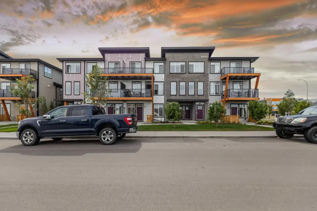 19645 48 Street SE Calgary AB T3M 3T9