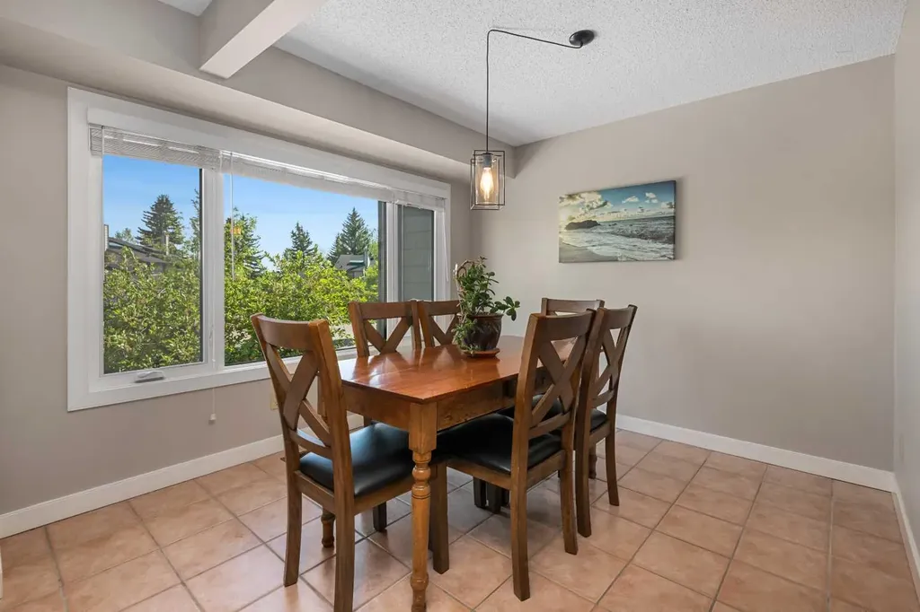 185 Woodridge Drive SW Calgary AB T2W 3X7