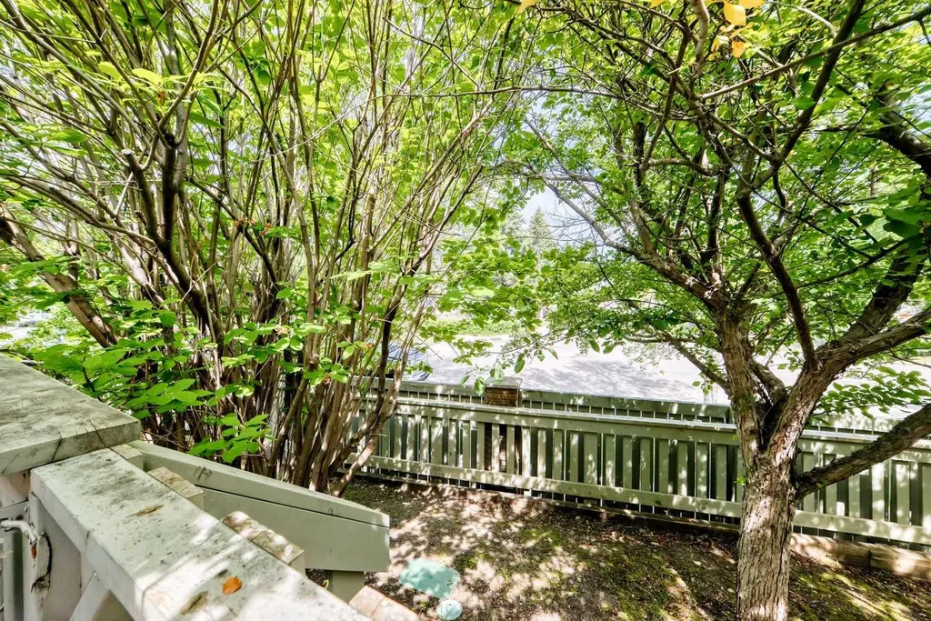 185 Woodridge Drive SW Calgary AB T2W 3X7