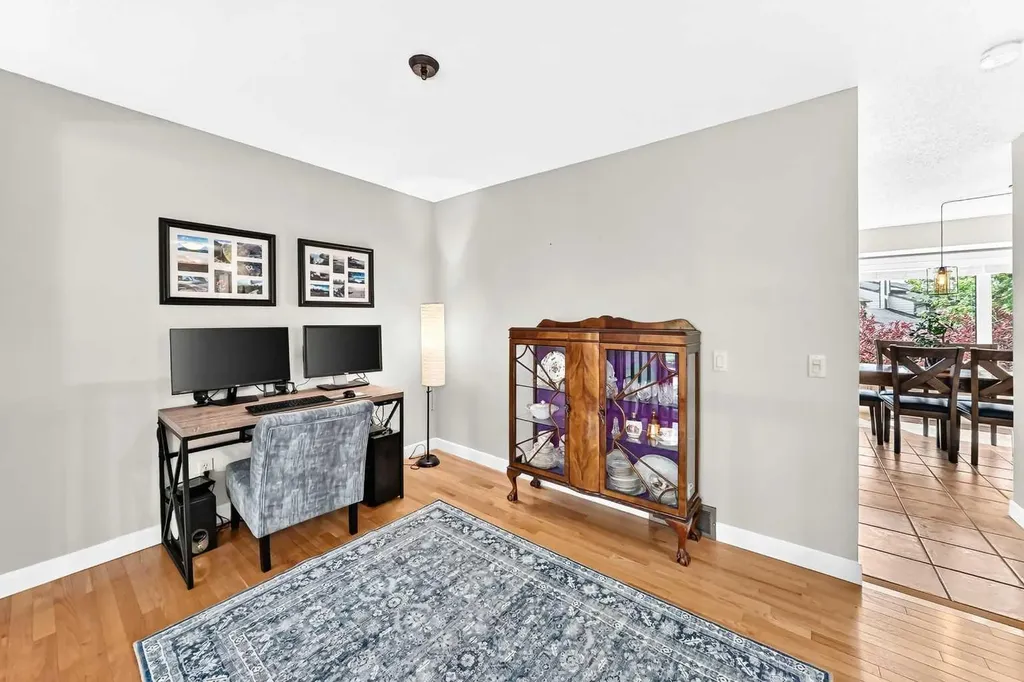 185 Woodridge Drive SW Calgary AB T2W 3X7