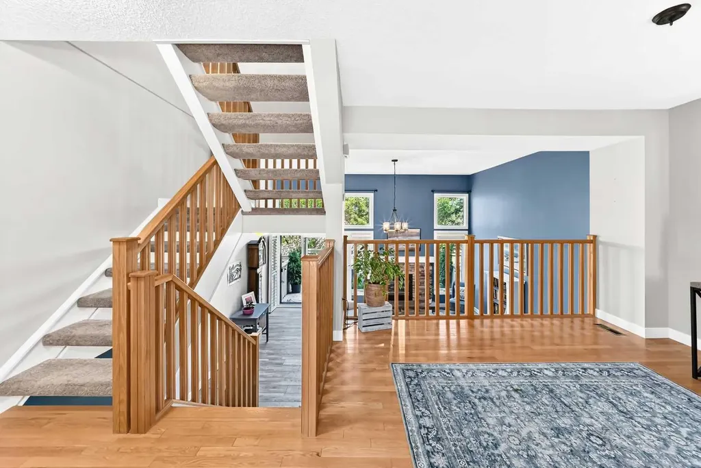 185 Woodridge Drive SW Calgary AB T2W 3X7