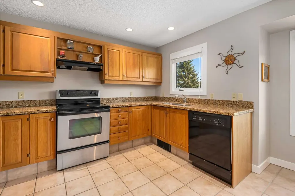185 Woodridge Drive SW Calgary AB T2W 3X7
