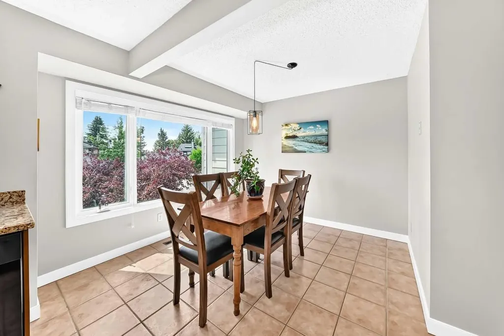 185 Woodridge Drive SW Calgary AB T2W 3X7