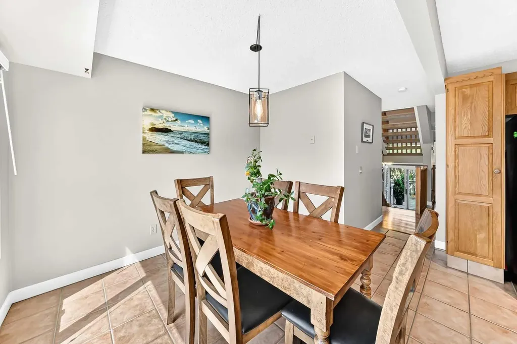 185 Woodridge Drive SW Calgary AB T2W 3X7