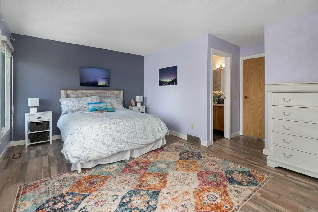 185 Woodridge Drive SW Calgary AB T2W 3X7