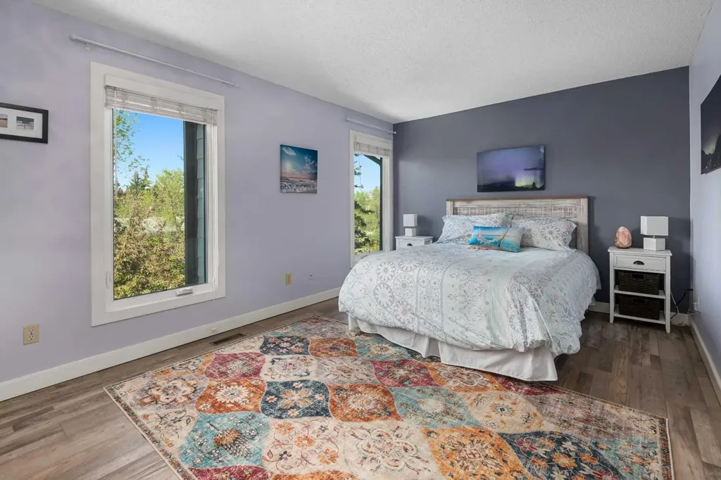185 Woodridge Drive SW Calgary AB T2W 3X7