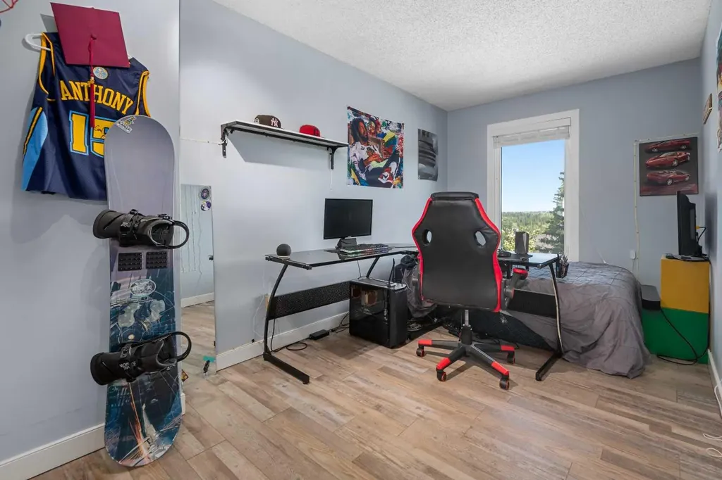 185 Woodridge Drive SW Calgary AB T2W 3X7