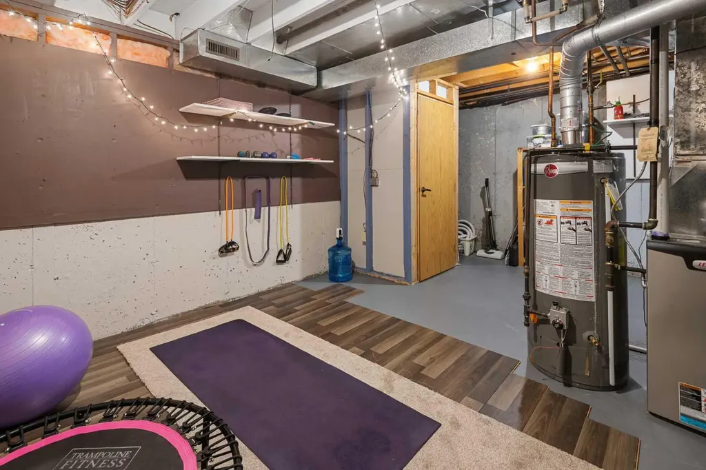 185 Woodridge Drive SW Calgary AB T2W 3X7