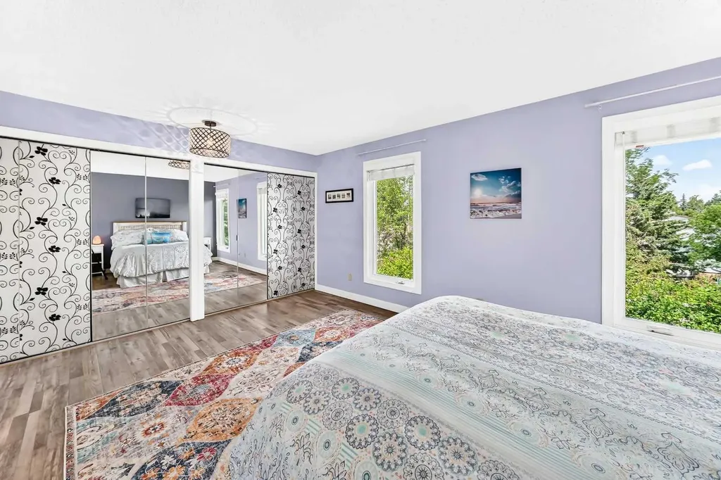 185 Woodridge Drive SW Calgary AB T2W 3X7