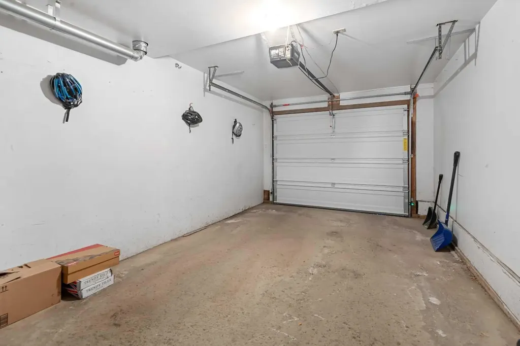 185 Woodridge Drive SW Calgary AB T2W 3X7