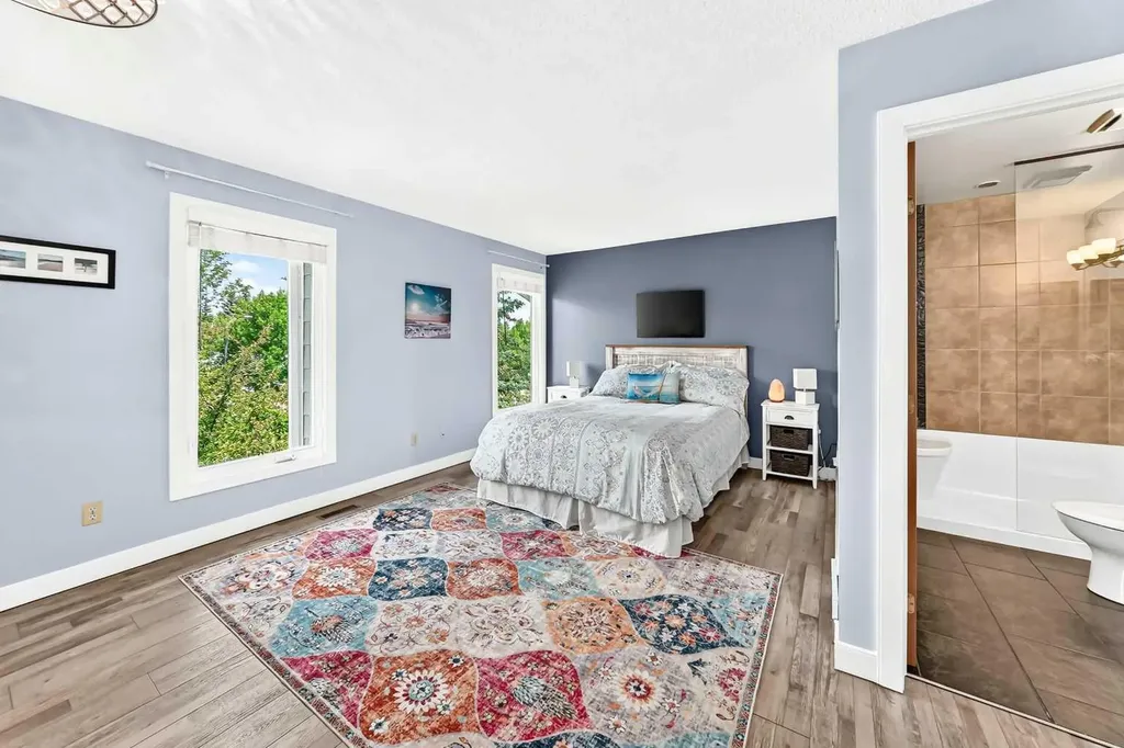185 Woodridge Drive SW Calgary AB T2W 3X7