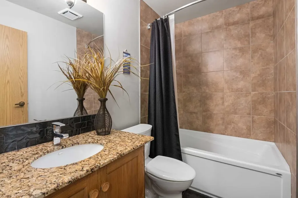 185 Woodridge Drive SW Calgary AB T2W 3X7
