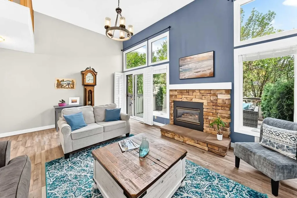 185 Woodridge Drive SW Calgary AB T2W 3X7