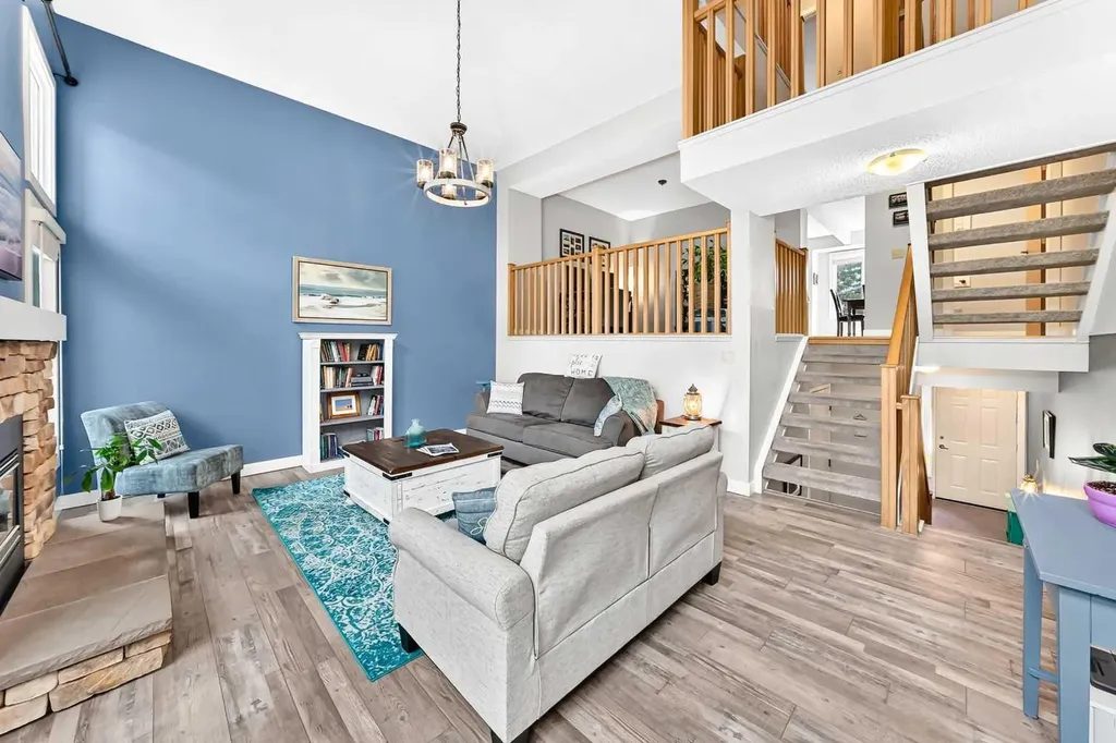 185 Woodridge Drive SW Calgary AB T2W 3X7