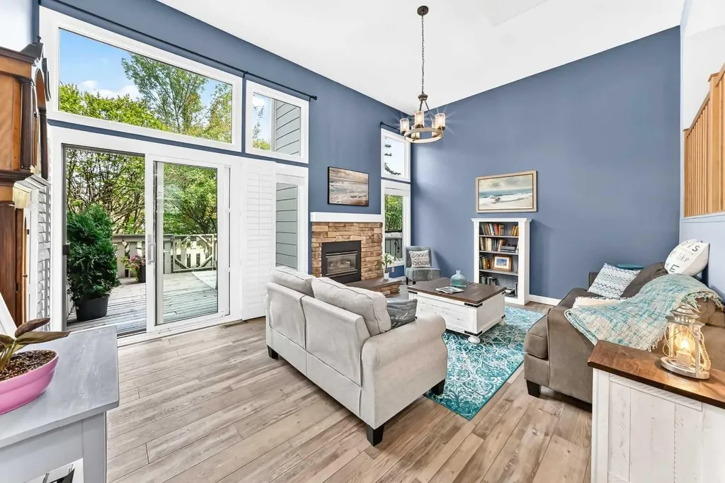 185 Woodridge Drive SW Calgary AB T2W 3X7