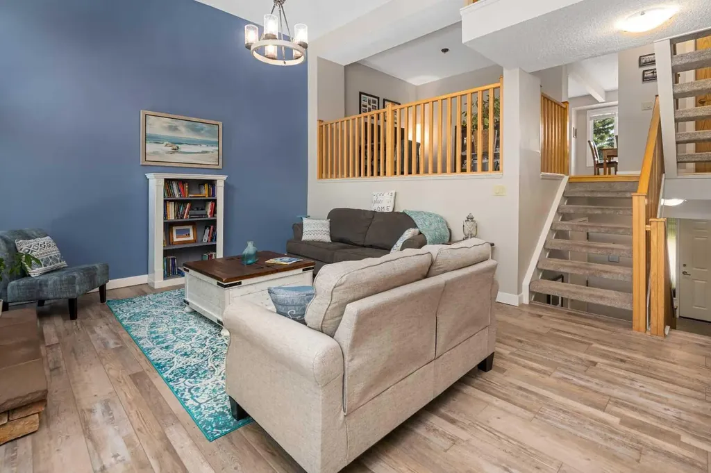185 Woodridge Drive SW Calgary AB T2W 3X7