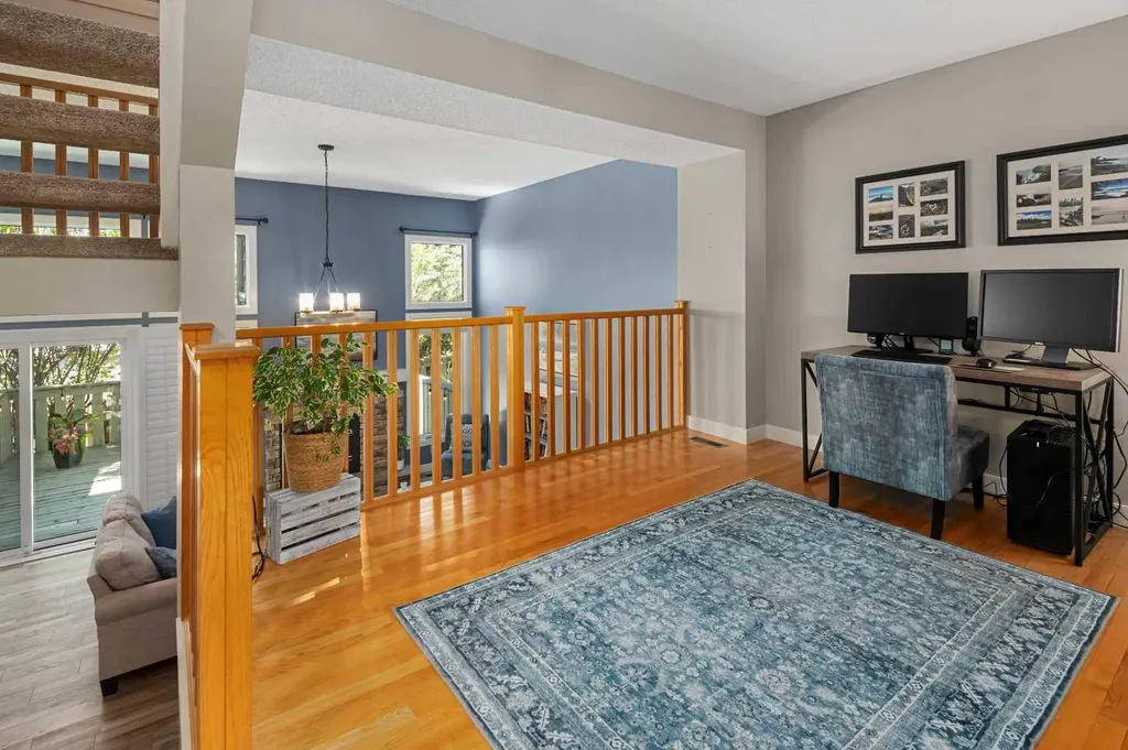 185 Woodridge Drive SW Calgary AB T2W 3X7