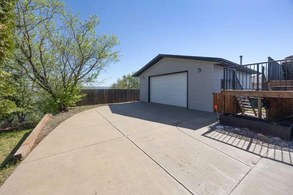 148 Beaconwood Place Fort Mcmurray AB T9H 2T1