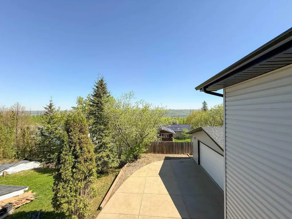 148 Beaconwood Place Fort Mcmurray AB T9H 2T1