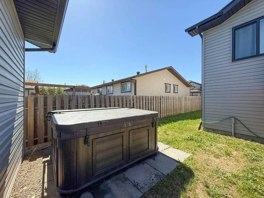 148 Beaconwood Place Fort Mcmurray AB T9H 2T1