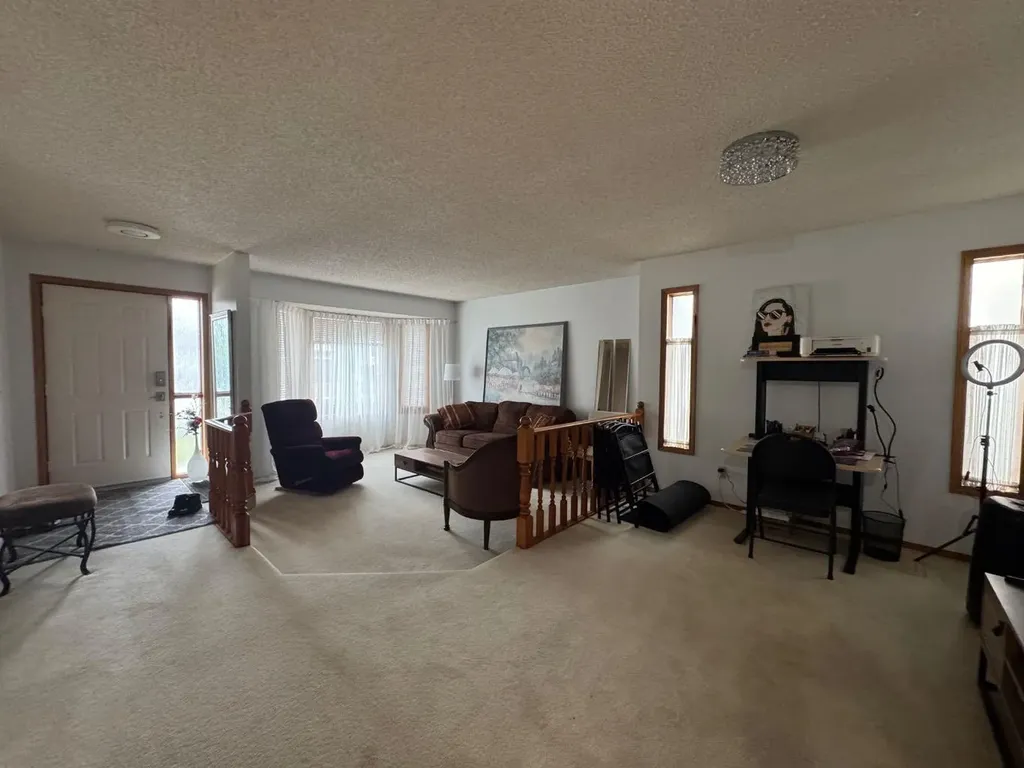 16 Hermary Street Red Deer AB T4N 6E7