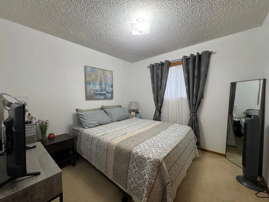 16 Hermary Street Red Deer AB T4N 6E7