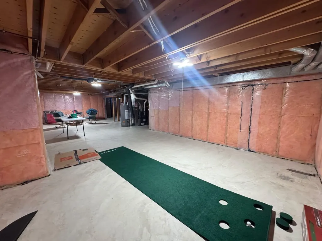 16 Hermary Street Red Deer AB T4N 6E7