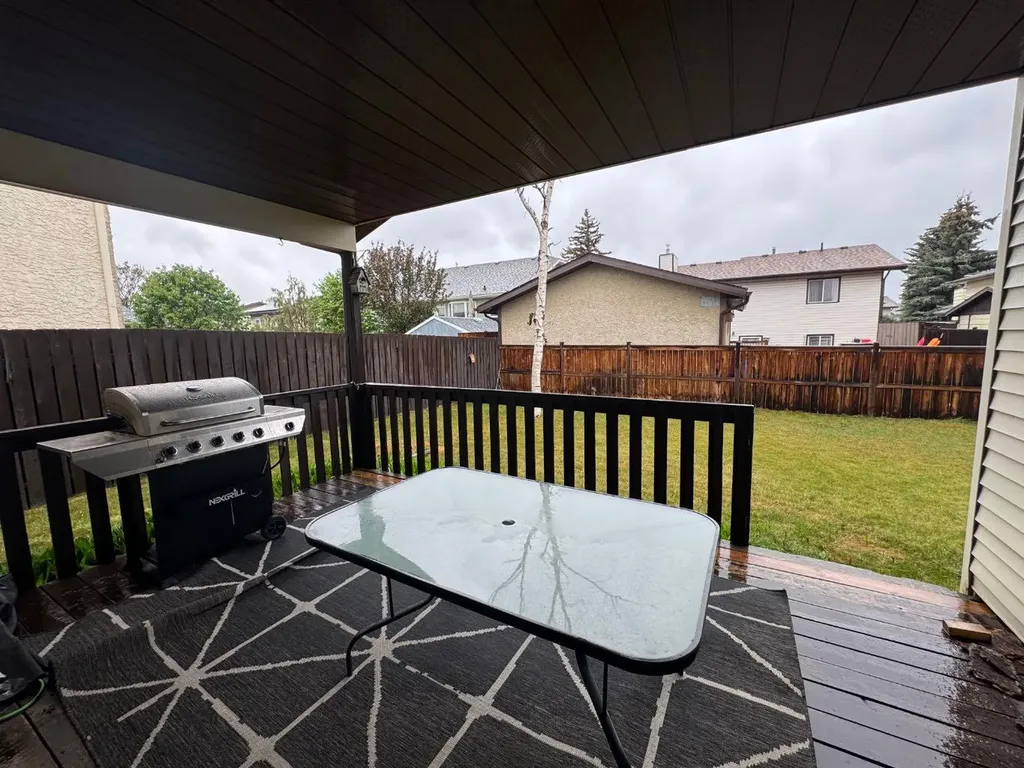 16 Hermary Street Red Deer AB T4N 6E7