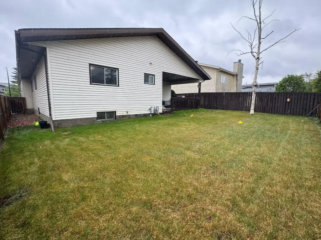 16 Hermary Street Red Deer AB T4N 6E7