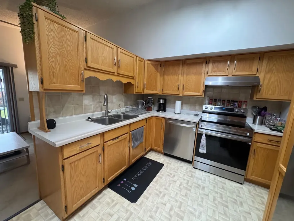 16 Hermary Street Red Deer AB T4N 6E7