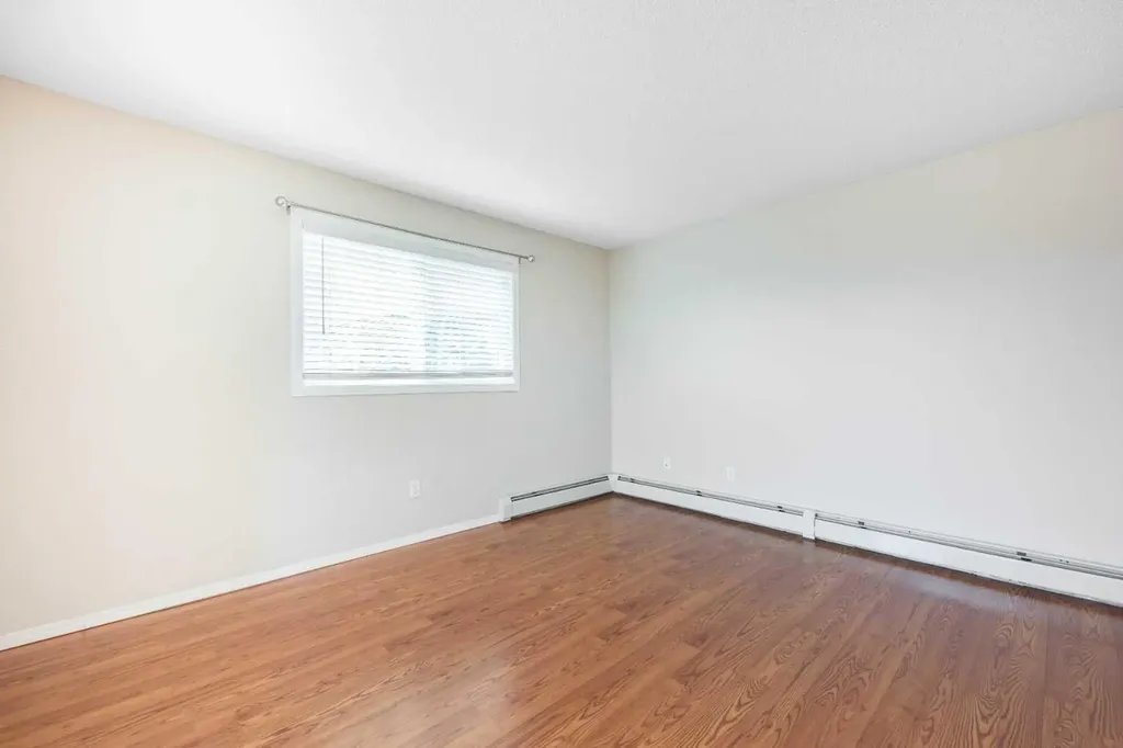 4975 130 Avenue SE Calgary AB T2Z4M4