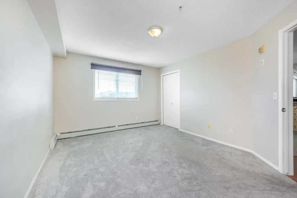 4975 130 Avenue SE Calgary AB T2Z4M4