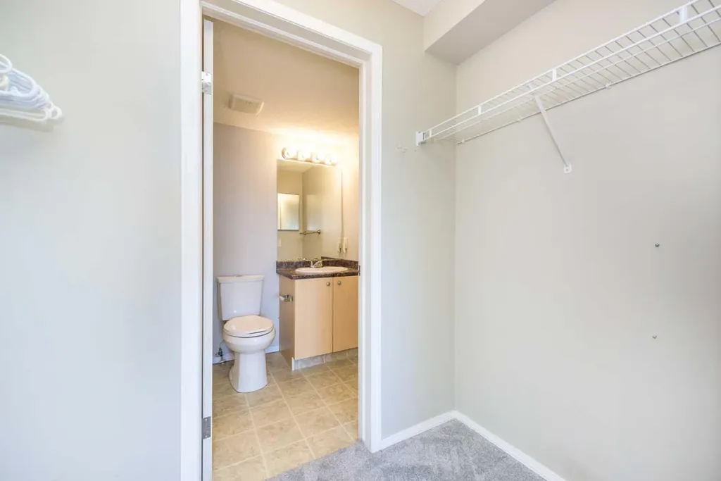 4975 130 Avenue SE Calgary AB T2Z4M4