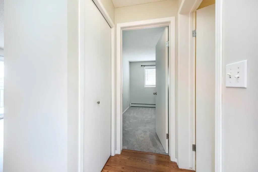 4975 130 Avenue SE Calgary AB T2Z4M4