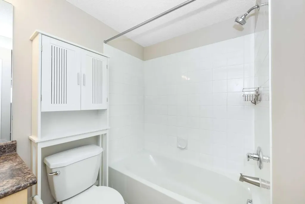 4975 130 Avenue SE Calgary AB T2Z4M4