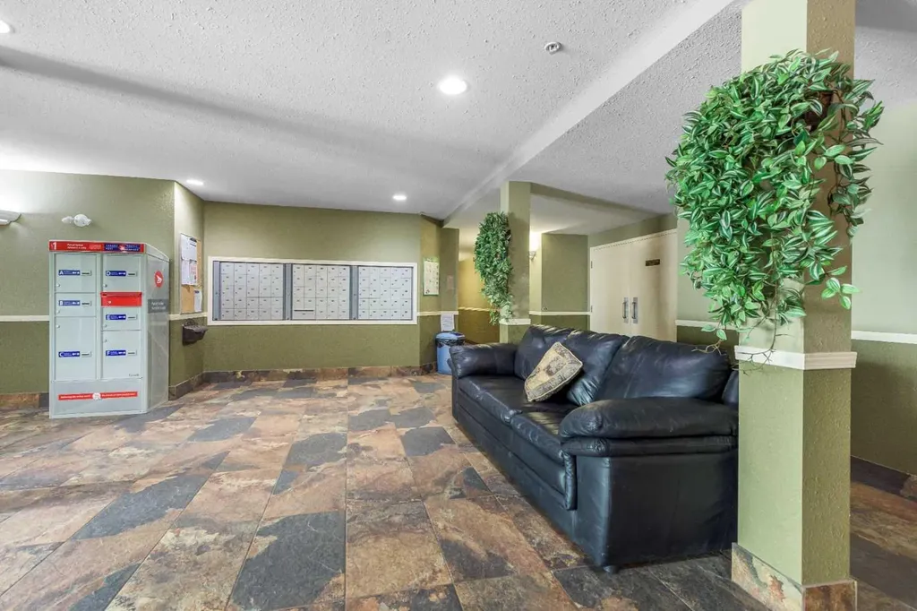4975 130 Avenue SE Calgary AB T2Z4M4