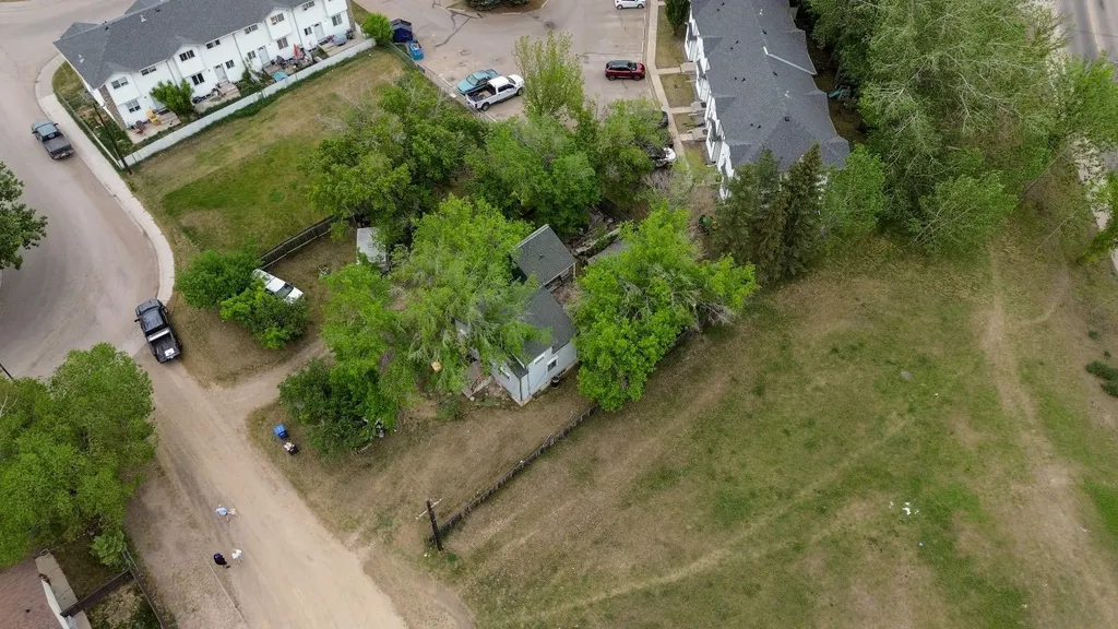 47 Howlett Avenue Red Deer AB T4N 6K2
