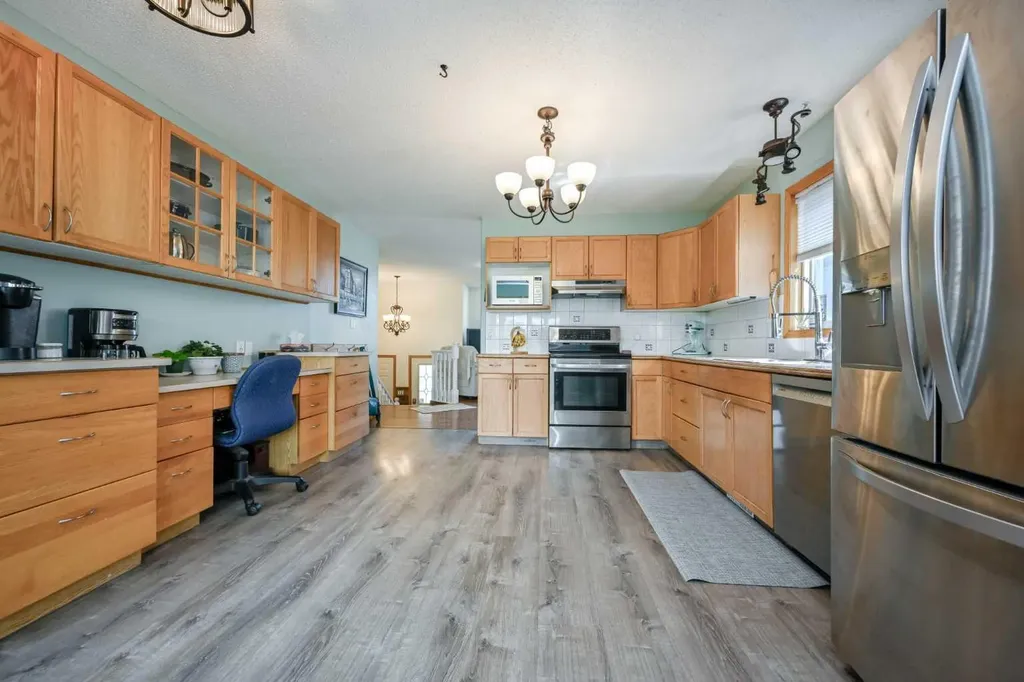 9123 105 Avenue Grande Prairie AB T8H 1H7