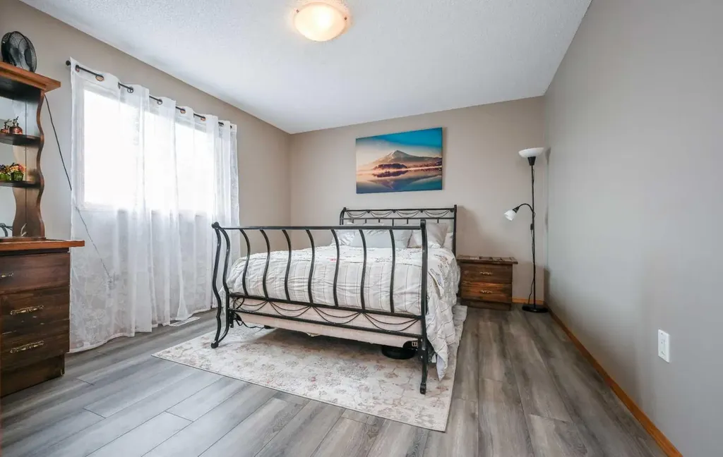 9123 105 Avenue Grande Prairie AB T8H 1H7