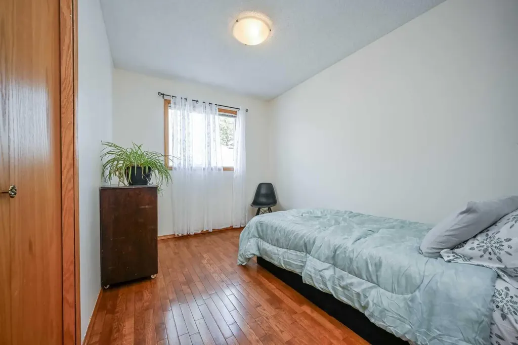 9123 105 Avenue Grande Prairie AB T8H 1H7