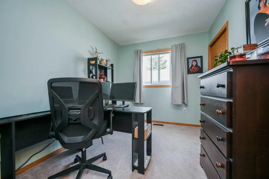 9123 105 Avenue Grande Prairie AB T8H 1H7