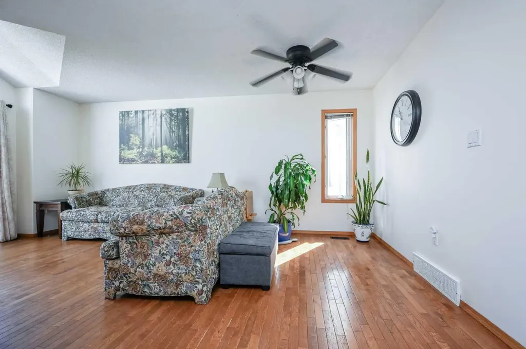 9123 105 Avenue Grande Prairie AB T8H 1H7