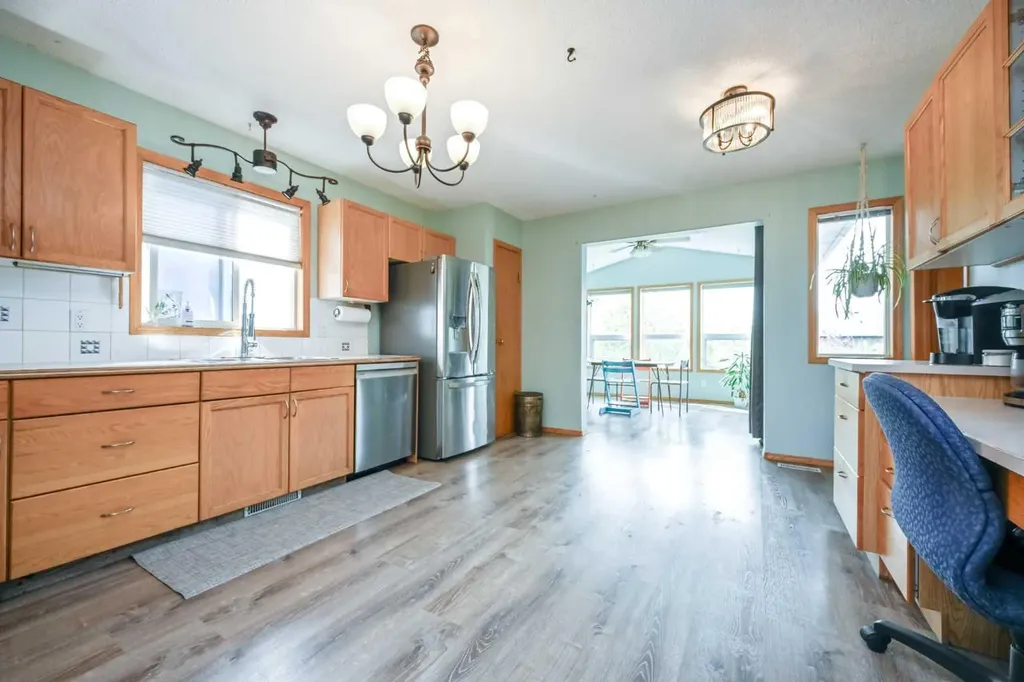 9123 105 Avenue Grande Prairie AB T8H 1H7