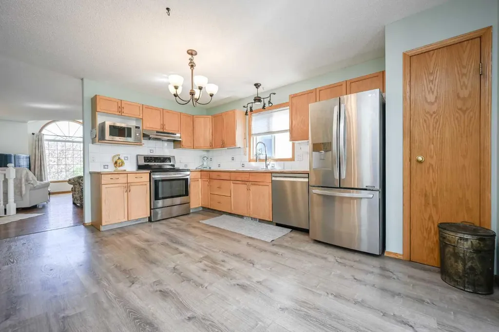 9123 105 Avenue Grande Prairie AB T8H 1H7