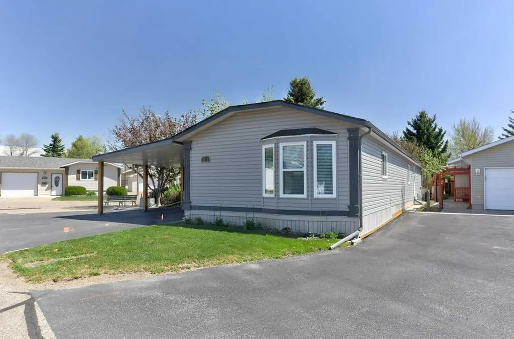 3016 33a S Lethbridge AB T1K 7K2