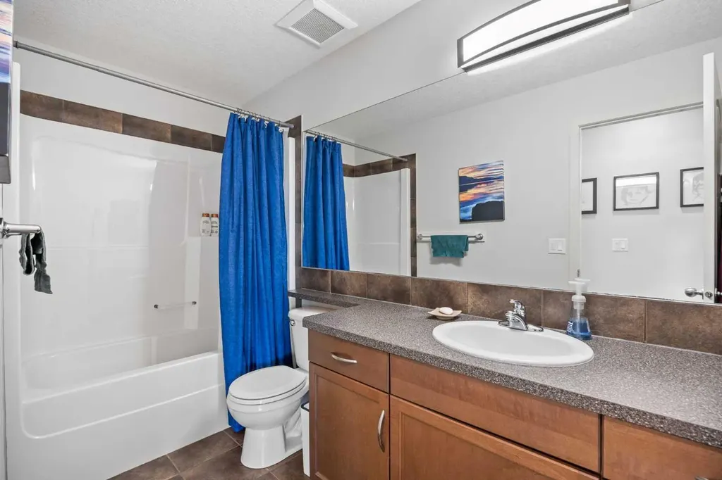 41 Drake Landing Crescent Okotoks AB T1S 0E7