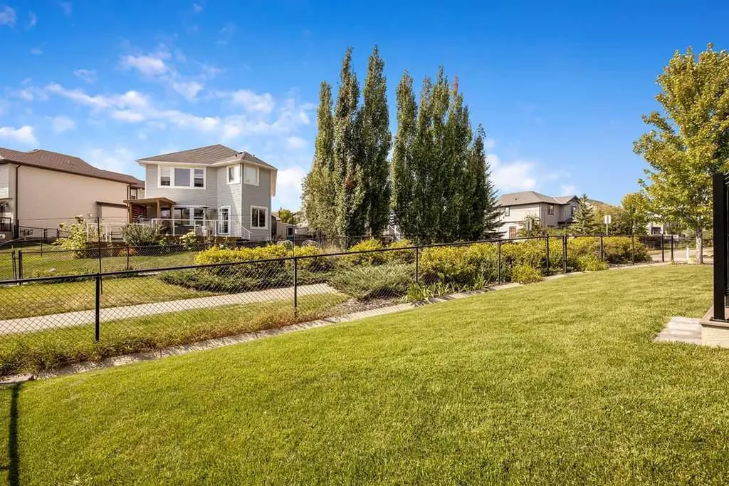 41 Drake Landing Crescent Okotoks AB T1S 0E7